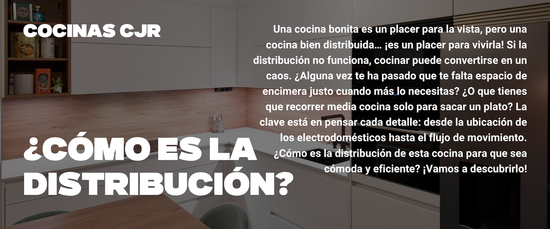 cocina negra y madera con isla y living cocinas cjr